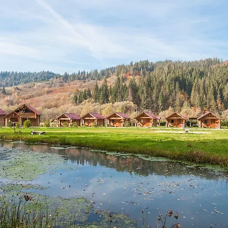 אכסניה River Complex